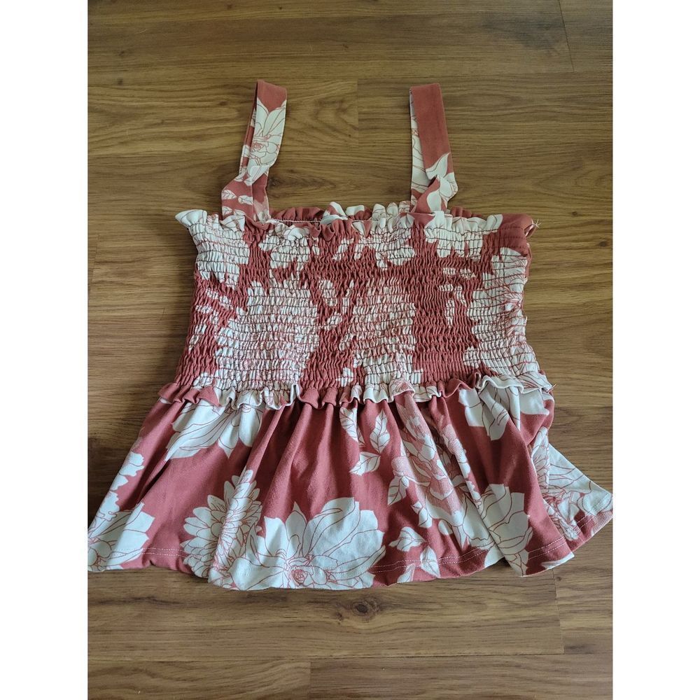 Paper Crane Smocked Peplum Hem Tank Mauve and White Floral Size Medium‎